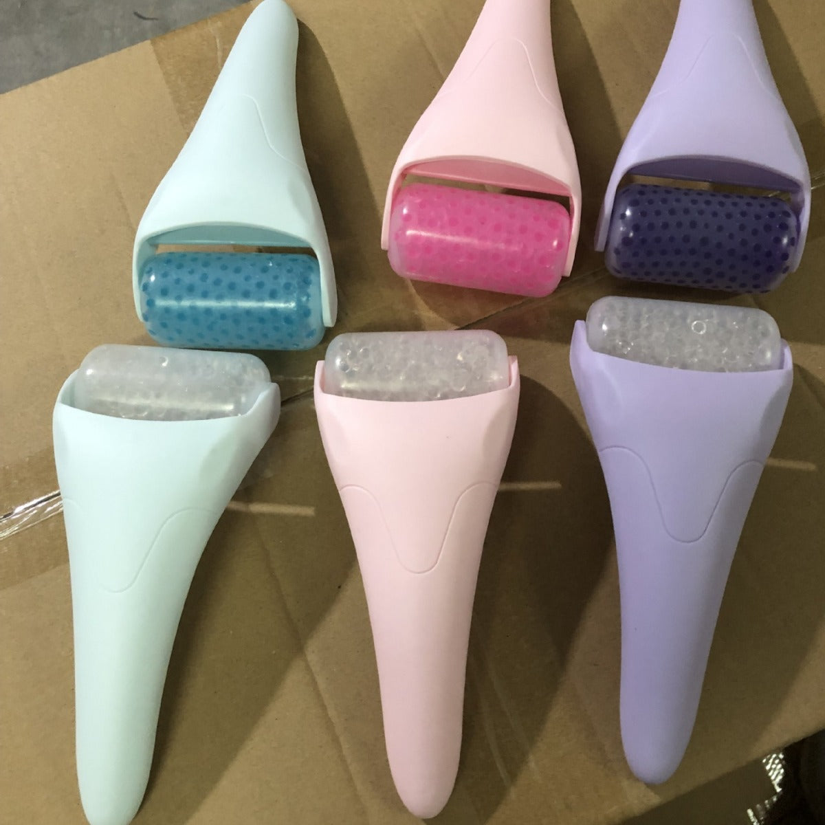 Outil de Massage Facial Ice Roller avec Balles Froides
